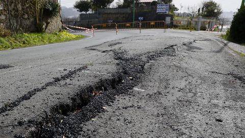 El tramo cortado est� situado frente al Camping Mi�o Dos Playas