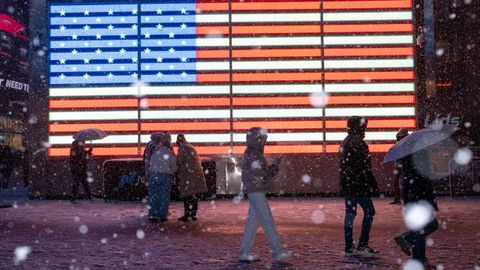 Nieve en la neoyorquina plaza de Times Square