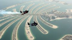 Jetman sobre el cielo de Dubai