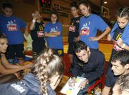 Hasta ayer Pepe V�zquez ha limitado su carrera profesional a la direcci�n de baloncesto femenino. 
