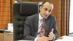 El presidente del Puerto, en su despacho del organismo mar�timo. 