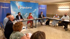 La presidenta del PP de Asturias, Teresa Mallada, durante una reuni�n con miembros de su partido en Oviedo