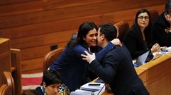 Paula Prado, felicitada por sus compa�eros tras conocerse el auto del TSXG