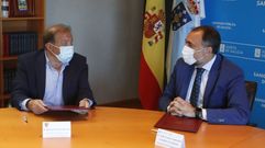 Hace unos d�as, Manuel Corzo y el conselleiro de Sanidade, Julio Garc�a, firmaron un convenio para hacer obras en el centro de salud