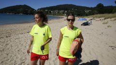 Servicio de vigilancia ayer en la playa de Area (Viveiro), con bandera azul