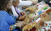 El pabell�n polideportivo de Milladoiro volver� recibir a las palilleiras de toda Galicia. 