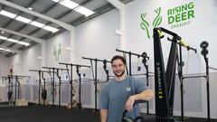 Guillermo Gonz�lez Ananin, due�o del nuevo centro de crossfit Rising Deer, posa en las instalaciones ubicadas en O Pereiro de Aguiar.