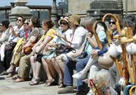 El bum del Camino y el turismo nacional ser�n los principales revulsivos del mes de agosto. 