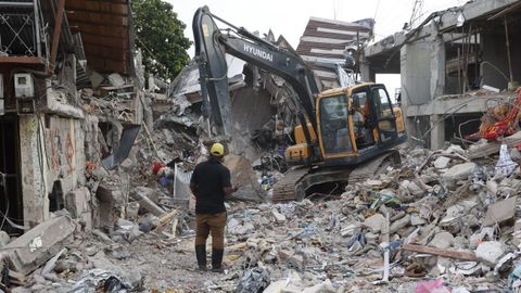 Destrozos del terremoto en Quibd�, Colombina