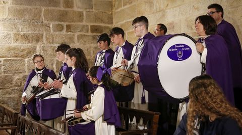 Viacrucis en el interior de la iglesia de Rianxo