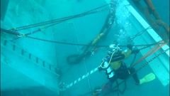 As� se desarrollan los preparativos bajo las aguas n�rdicas para reflotar la Helge Ingstad