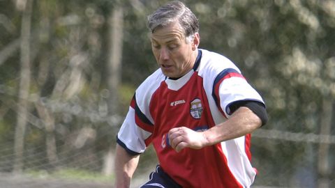 Kubala, en el 2009, con la camiseta del Folgueiro.