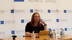 Imagen de Alexandra Schilk durante su intervenci�n en el foro