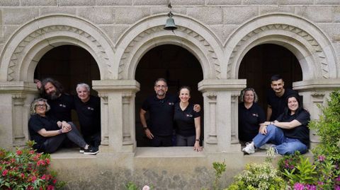 Os membros da compa��a The Sastre, de Barbad�s, estrear�n o d�a 8 de maio no auditorio Manuel Mar�a a obra �Entre aceite e auga�.
