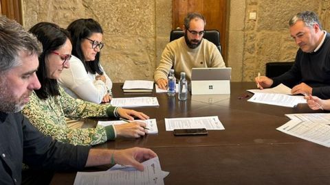 Imaxe da última reunión da xunta de goberno local.