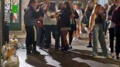 Bolsas del botell�n en una noche de este mes de octubre en la zona de Valent�n Garc�a Escudero