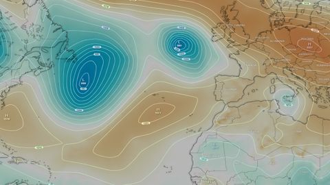 En la configuración prevista para el próximo sábado se aprecia al anticiclón con 1.021 milibares retirado al sur y una borrasca con 990 mb de presión al noroeste de Galicia