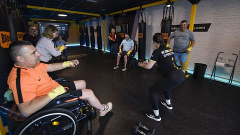 Usuarios de Amizade en la clases de fitboxing de los martes