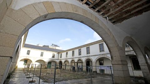 El cuartel de San Fernando lleva a�os deterior�ndose