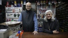 Los hermanos Ramiro y Esmeralda Pereira están al frente de la ferretería La Palloza, que fundó su padre en 1975