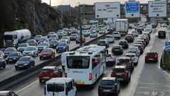 Tr�fico pr�cticamente parado en Alfonso Molina, en direcci�n entrada y salida de A Coru�a