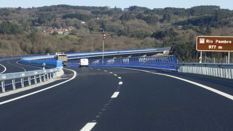 El tramo de la A-54 a su paso por el viaducto de Pambre