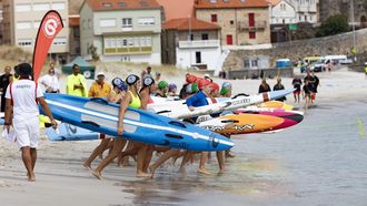 Jornada de competicin de salvamento en Laxe