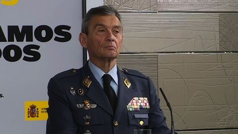 El jefe del Estado Mayor de la Defensa, Miguel �ngel Villarroya, en una comparecencia de prensa en La Moncloa.