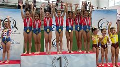 Podio de Iniciaci�n, comandado por el conjunto pabellonista