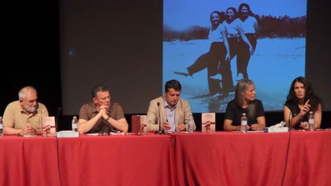 PRESENTACION DEL LIBRO DAS PIONEIRAS AS PRIMEIRAS FEDERADAS DE ANTON RODRIGUEZ GALLARDO EN LA CASA DE CULTURA