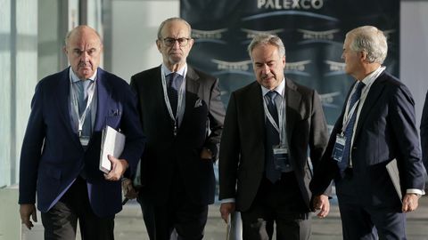 De izquierda a derecha: Luis de Guindos, exministro de Econom�a y exvicepresidente del Banco Central Europeo; Jes�s Mart�nez, exdirector de Expansi�n; Mart�n Godino, socio director del despacho Sagardoy Abogados y Sebasti�n Albella, expresidente de la CNMV