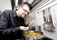 Juan Jes�s Cobos lleva casi dos d�cadas dedicado al mundo de la hosteler�a.