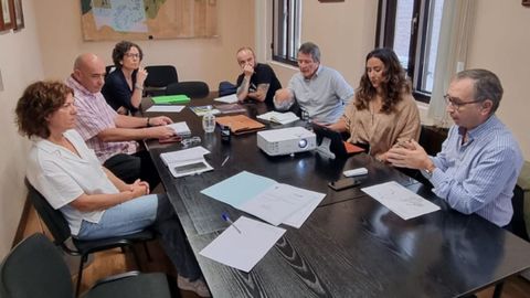 Reunión de los portavoces municipales y los técnicos del equipo redactor del Plan Xeral, ayer