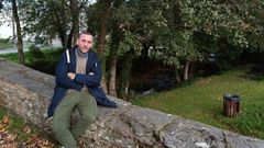 Gonzalo, en el puente romano de As Pontes, donde acaba de impartir unas jornadas sobre consumo responsable