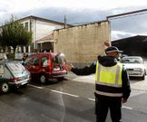 La entrada al colegio genera doble y hasta triple fila en la N-640.