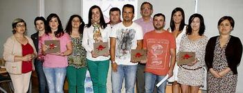 Galardoados, autoridades e premiados en edici�ns anteriores xunt�ronse para a foto de familia que puxo fin ao acto.