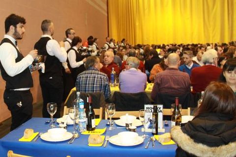 Codillo.M�s de 1.050 comensales se citaron en la Festa do Codillo