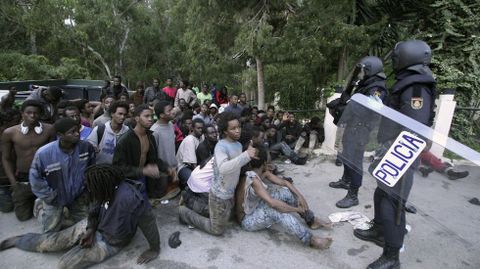 El salto masivo a la valla de Ceuta, en im�genes