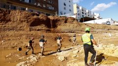 La Guardia Civil realizando tareas de b�squeda en Chiva el pasado s�bado