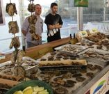 Las jornadas de la ostra en el muelle de Castropol. 