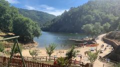 La playa se ha dividido en 48 parcelas para garantizar la distancia de seguridad entre los ba�istas