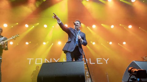 Tony Hadley al inicio de su actuaci&oacute;n en A Coru&ntilde;a. 