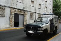 <span lang= es-es >Cara y cruz</span>. La AUGC aboga por potenciar los puestos principales, como el de Cambados, foto superior, y cerrar el resto, caso de Cuntis.