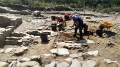 Las excavac iones que se realizan desde hace a�os en el cementerio medieval del castro de Cereixa no podr�n reanudarse este verano, en contra de lo que estaba previsto