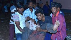 M�s de cien muertos en el incendio de un templo en la India