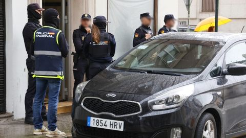 Operativo antidroga en la calle Vizcaya de A Coru�a