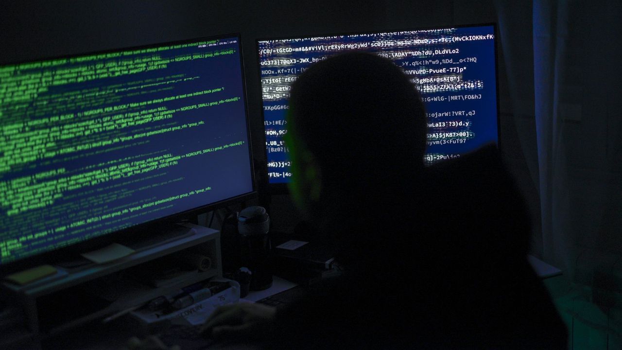 Cae una red de ciberestafa que operaba en Galicia y que defraudó más de un millón de euros fingiendo ser un banco y enviando más de 100.000 sms cada hora