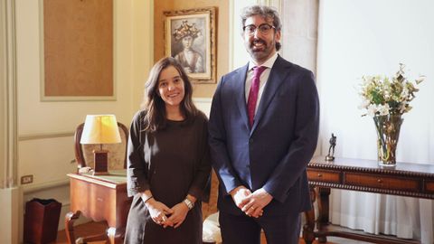 La alcaldesa de A Coru�a, In�s Rey, y el nuevo director de la Aesia, Alberto Gago