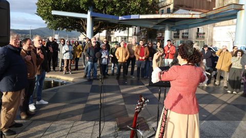 Decenas de persoas reun�ronse no anterior acto contra a emerxencia ling��stica convocado por Queremos Galego na comarca, celebrado en Rianxo
