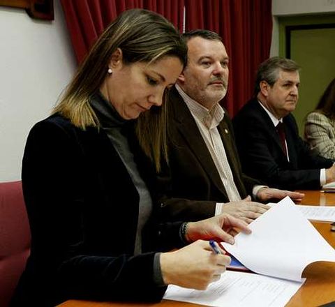 Lara M�ndez, Carlos Armesto y Jos� Manuel Rodr�guez, en la reuni�n.